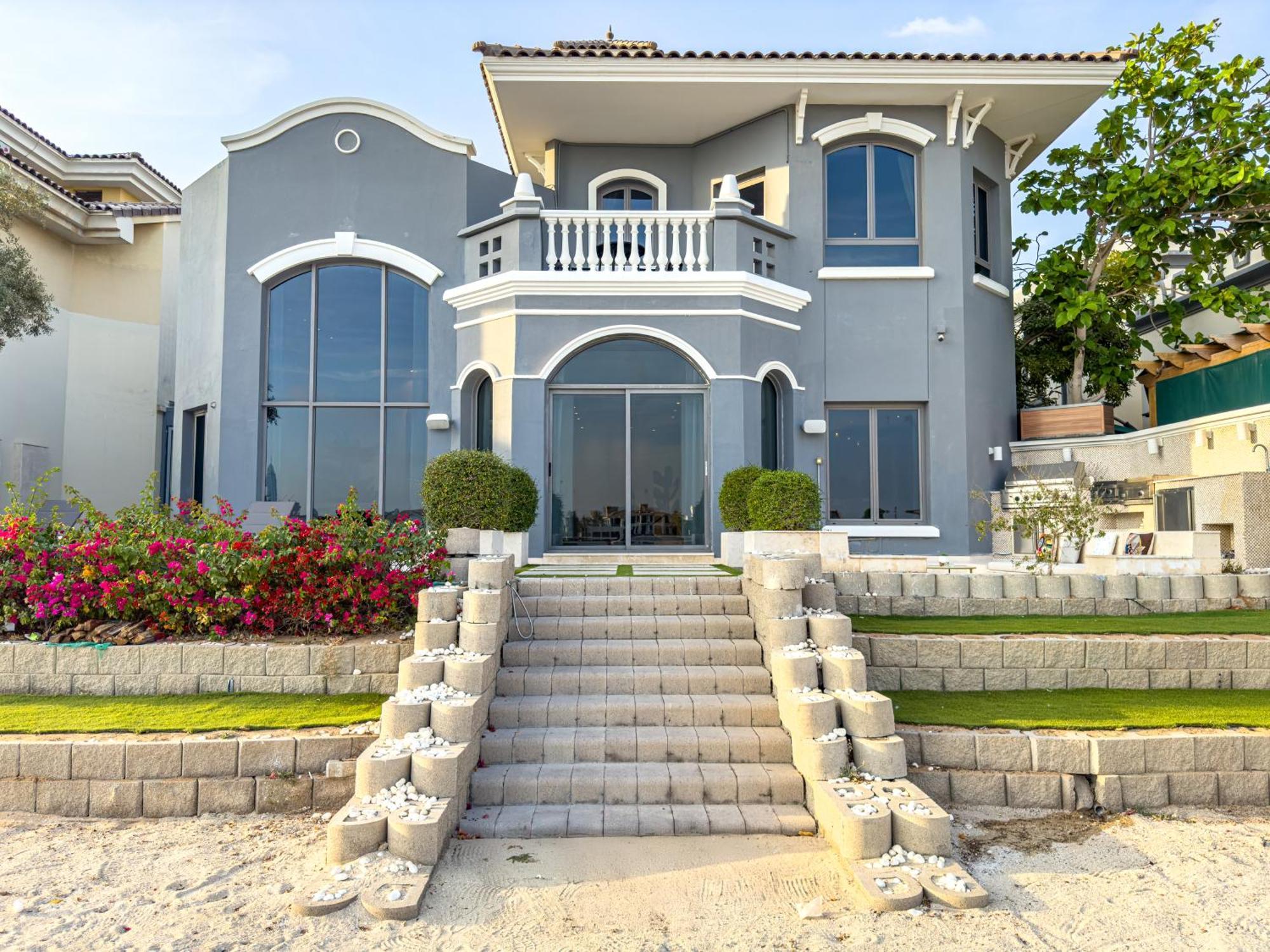 Elegant 3br Upgraded With Pool & Access Villa Dubai