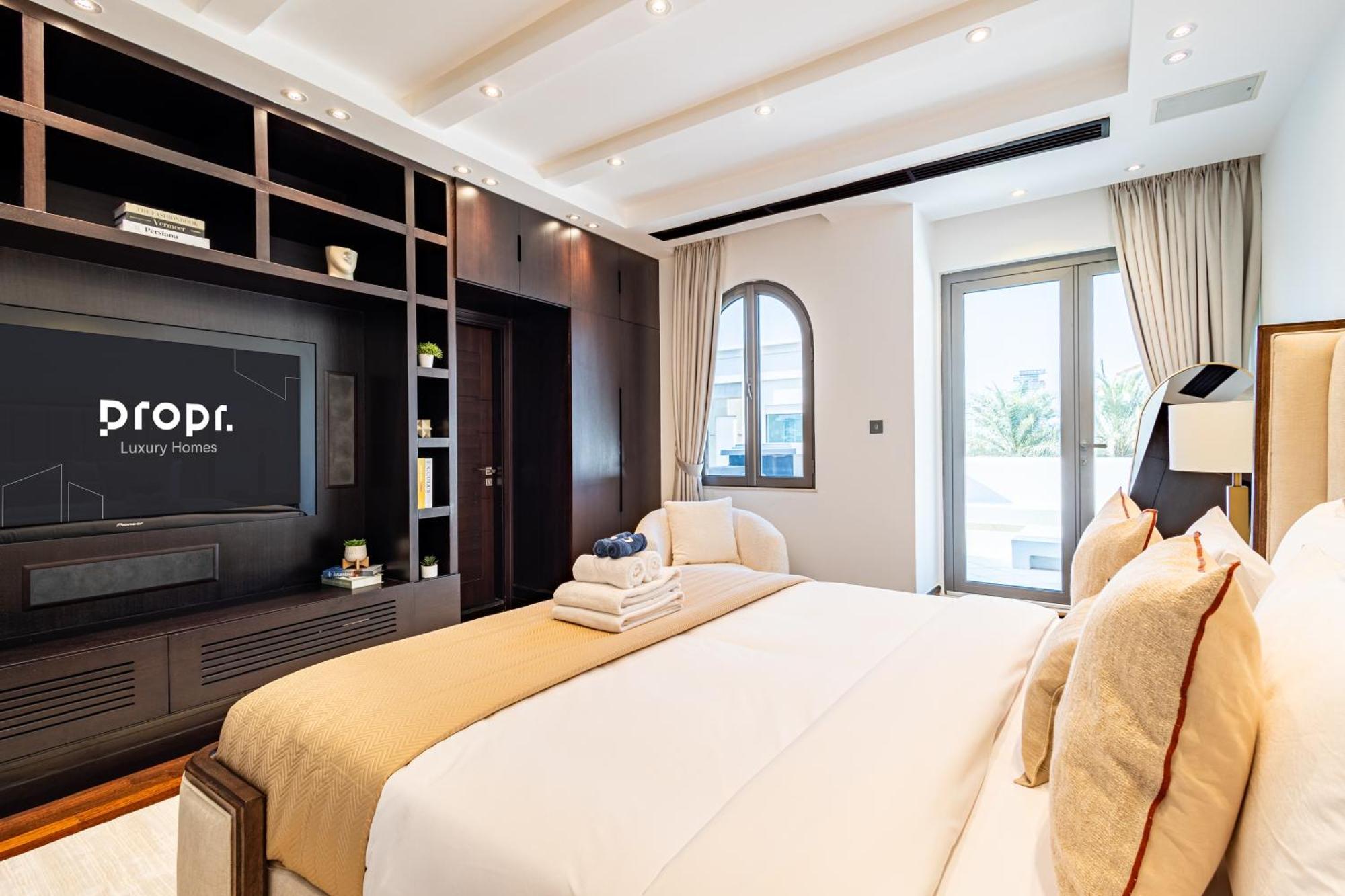 Villa Elegant 3br Upgraded With Pool & Access Dubai
