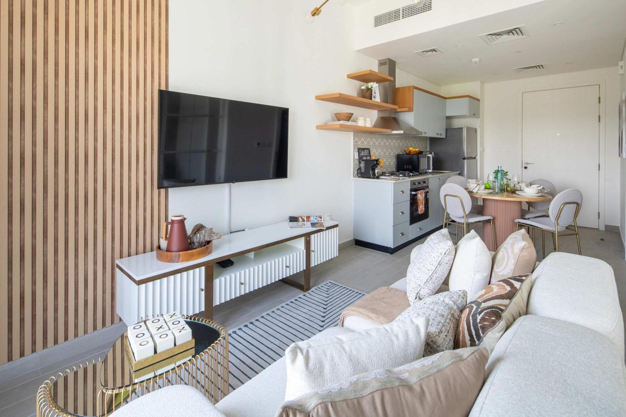 Frank Porter - Golf Apartment Dubai