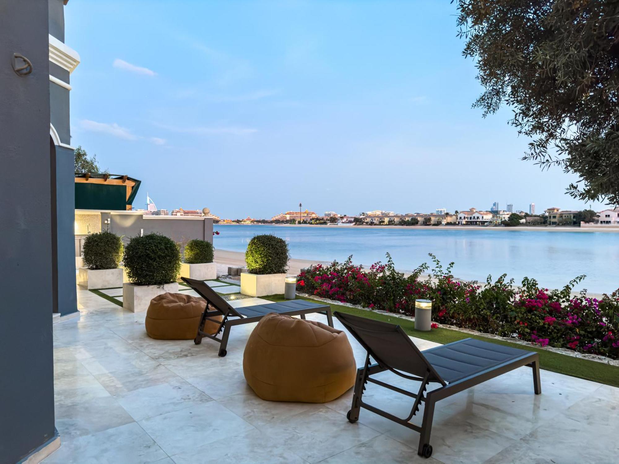 Elegant 3br Upgraded With Pool & Access * Dubai