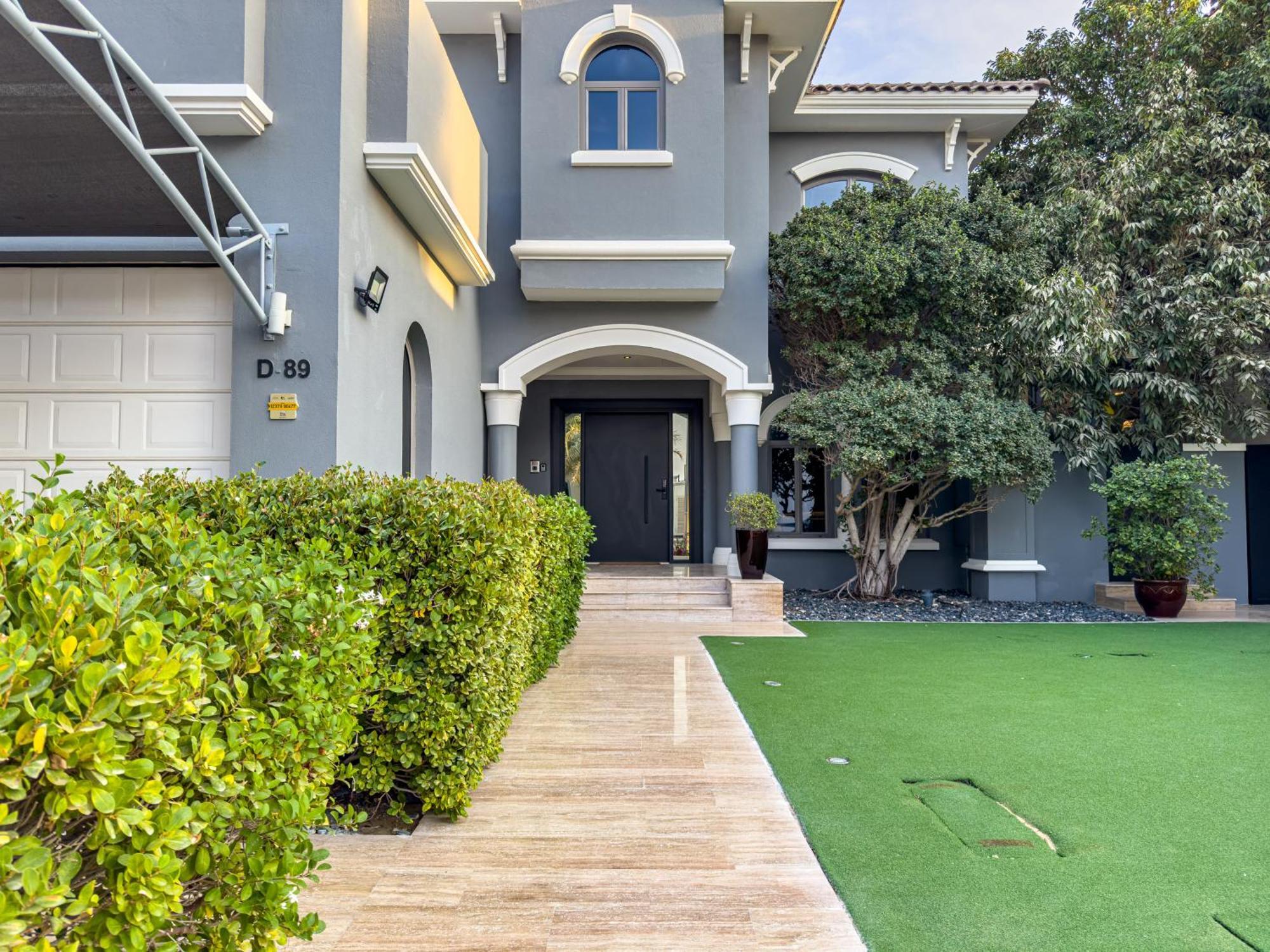 Elegant 3br Upgraded With Pool & Access