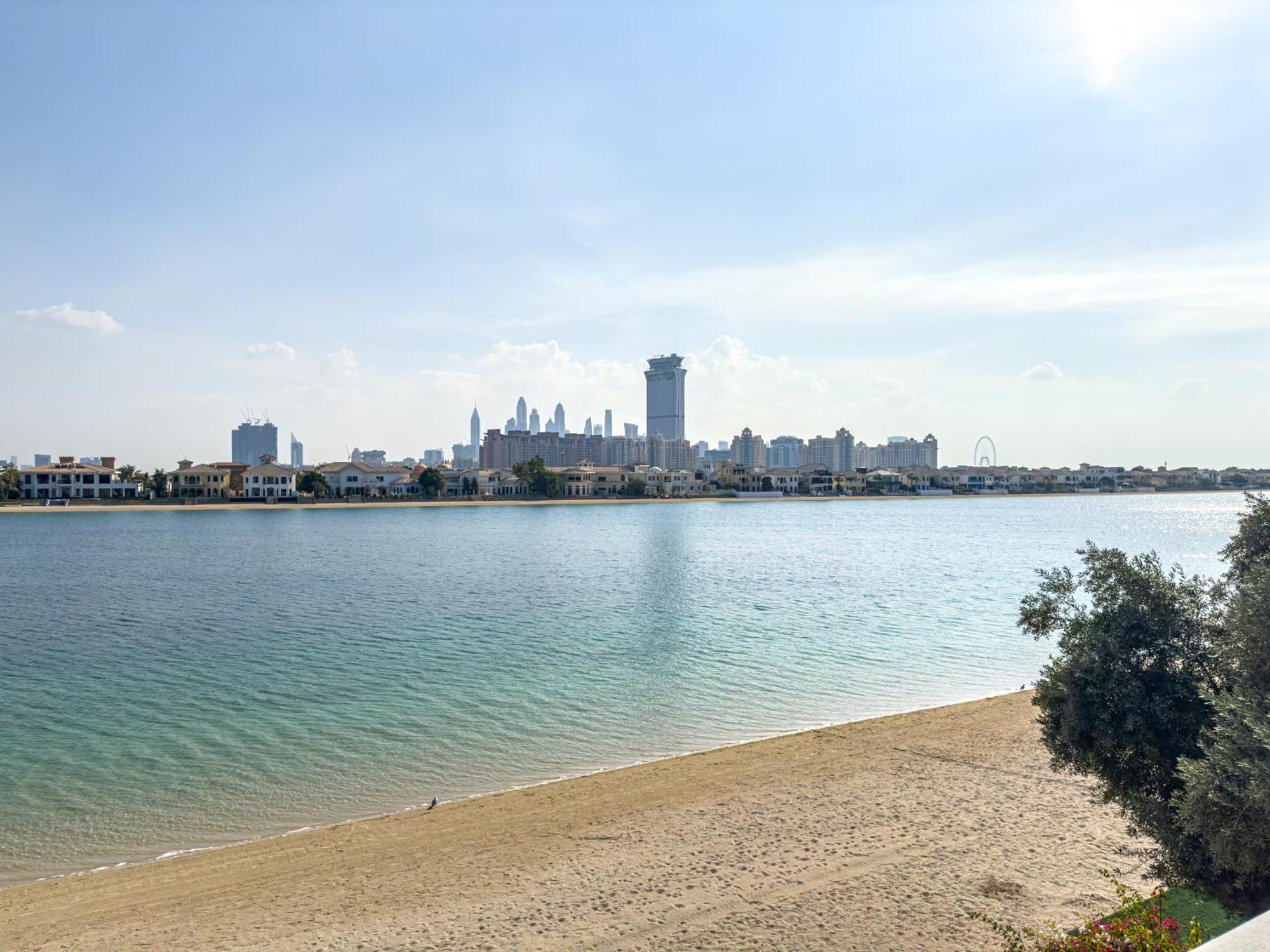 Elegant 3br Upgraded With Pool & Access Villa Dubai