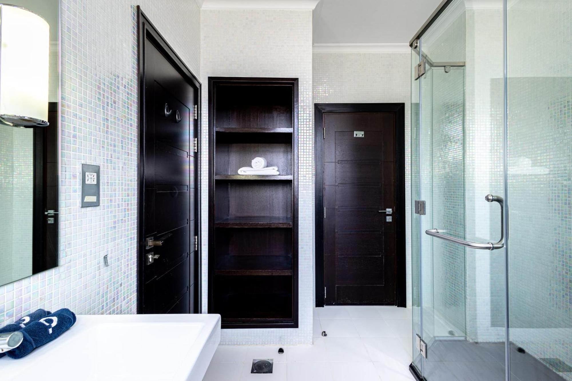Villa Elegant 3br Upgraded With Pool & Access
