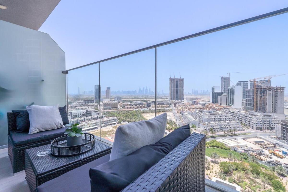 Elegant Studio With Skyline View In Jvc *
