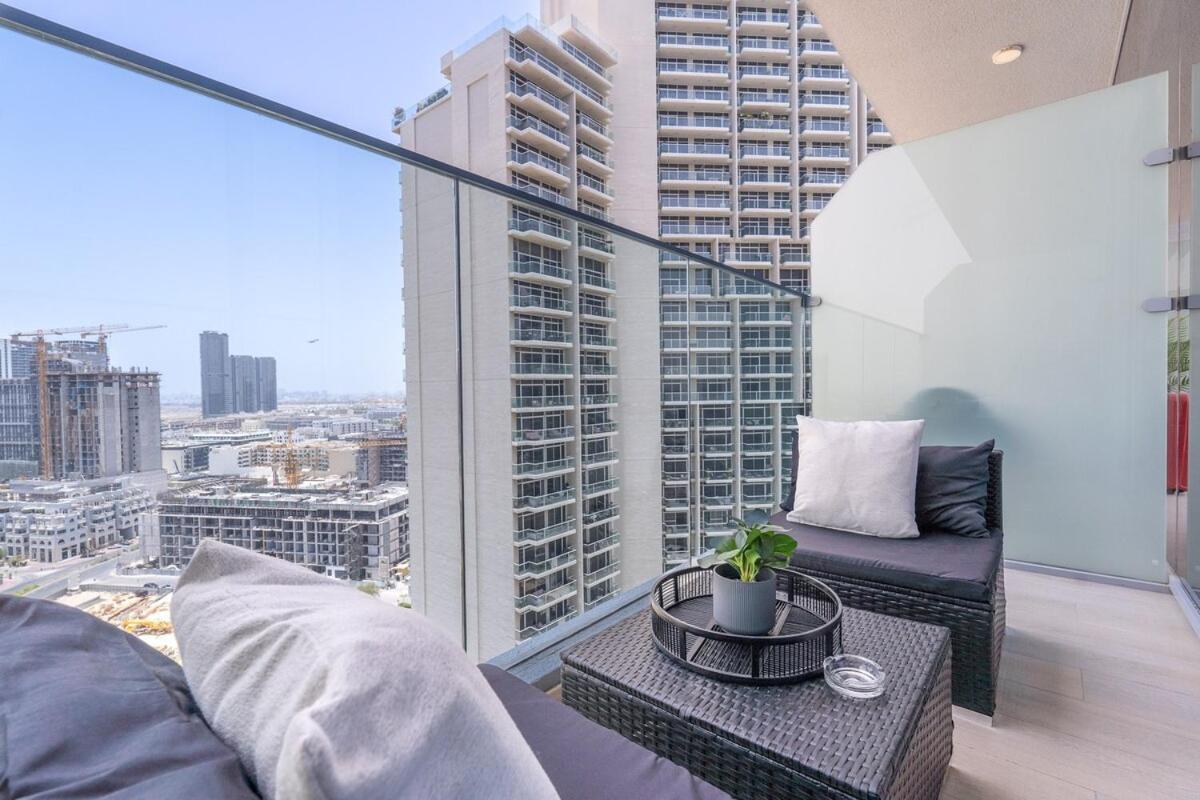 Elegant Studio With Skyline View In Jvc