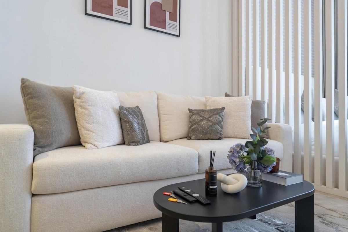 Elegant Studio With Skyline View In Jvc