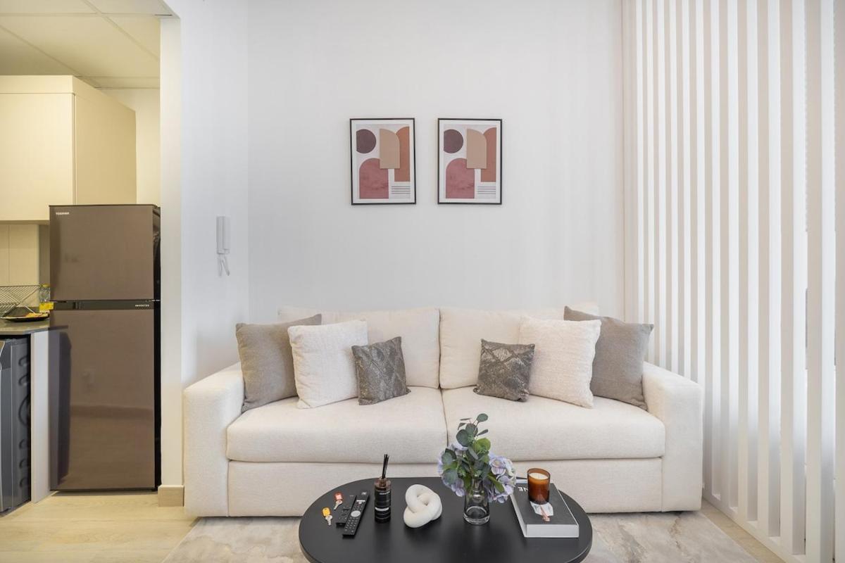 Elegant Studio With Skyline View In Jvc Apartment Dubai