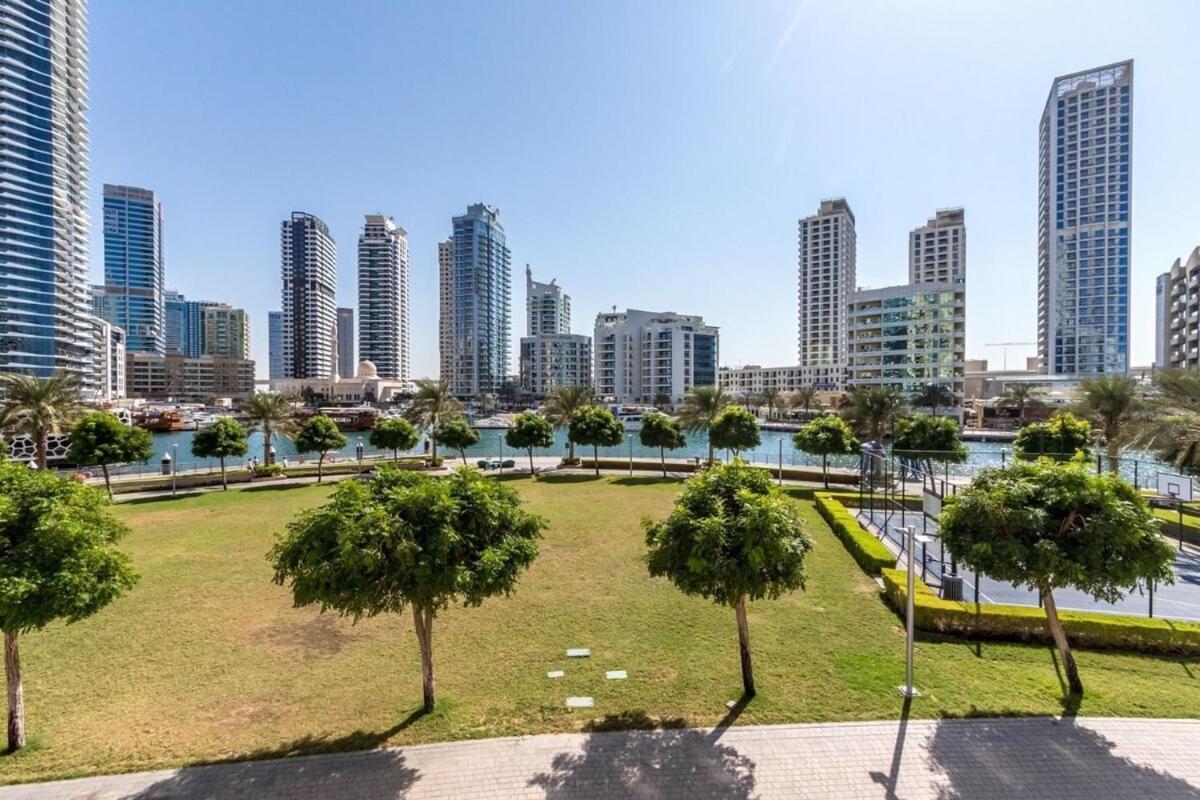 Villa Grand Marina 4br Triplex With Pool Gym Sauna Dubai