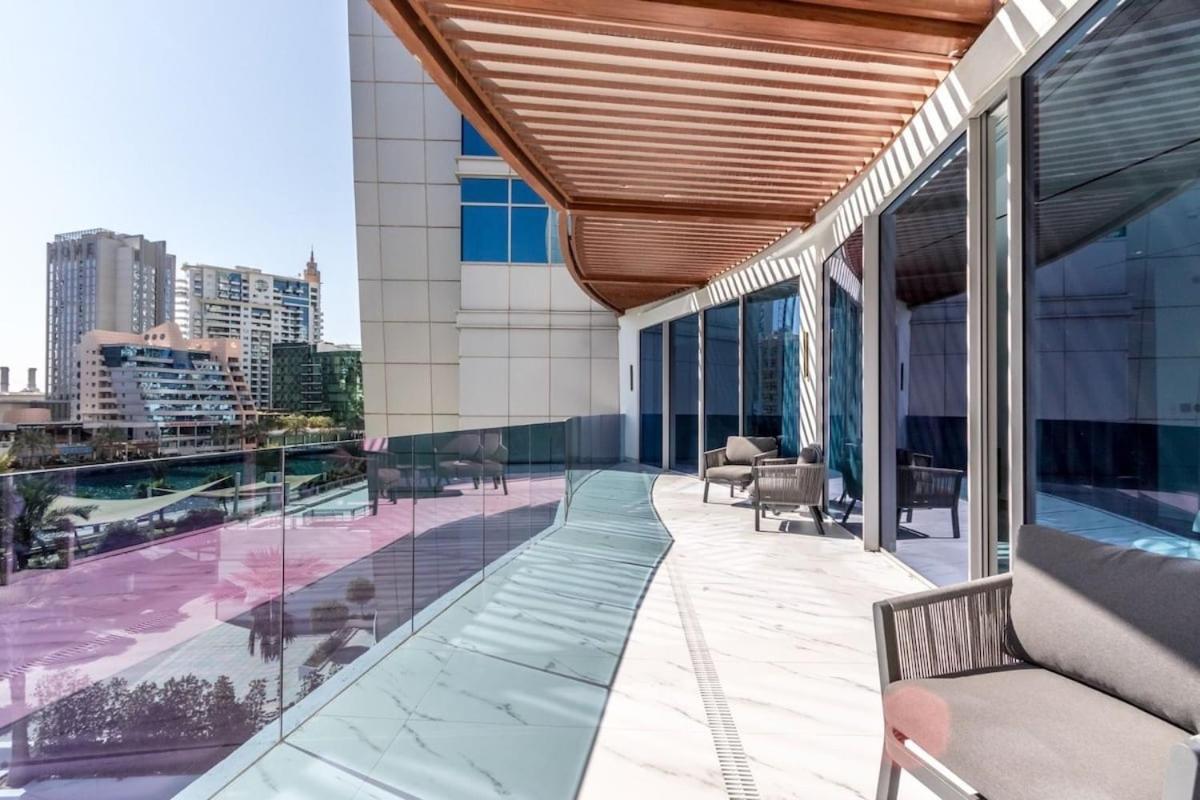 Grand Marina 4br Triplex With Pool Gym Sauna