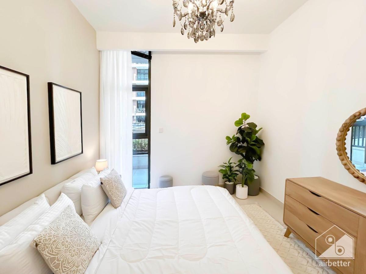 Luxury Design & Stunning Views In Hills Dubai