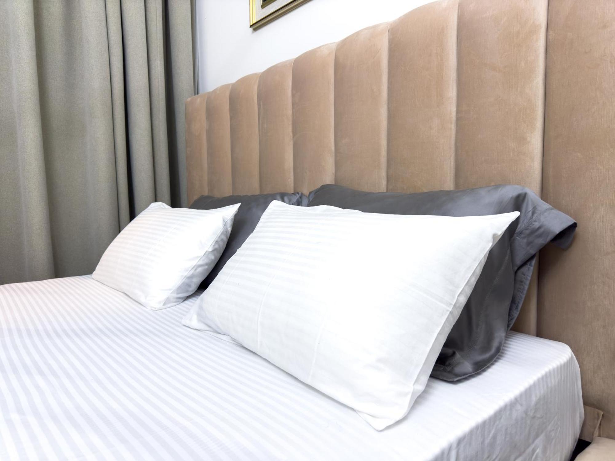 Apartment In Azizi Riviera