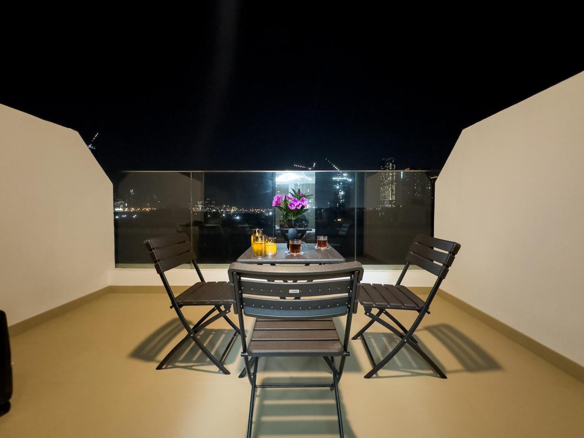 In Azizi Riviera Dubai