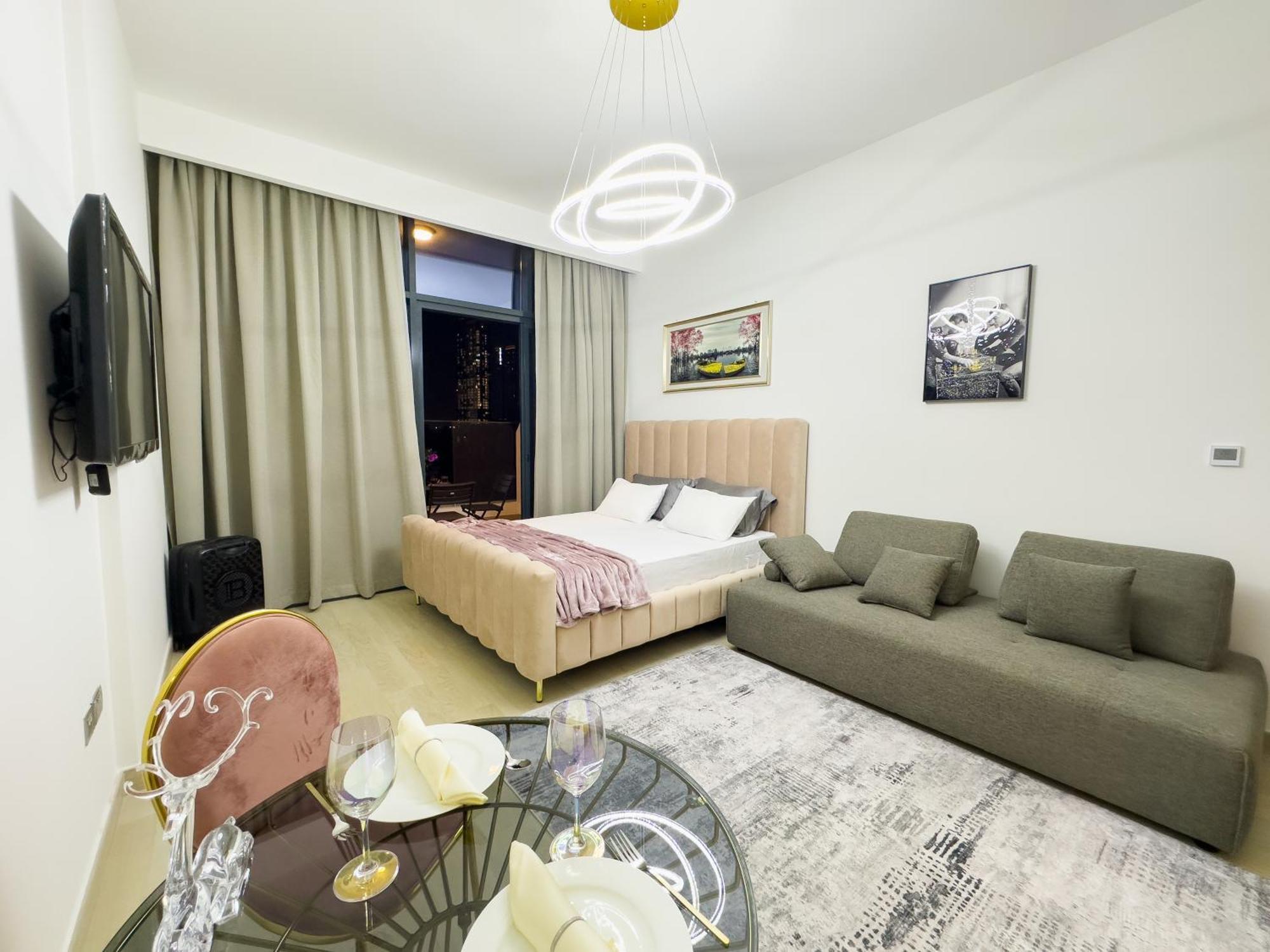 Apartment In Azizi Riviera *