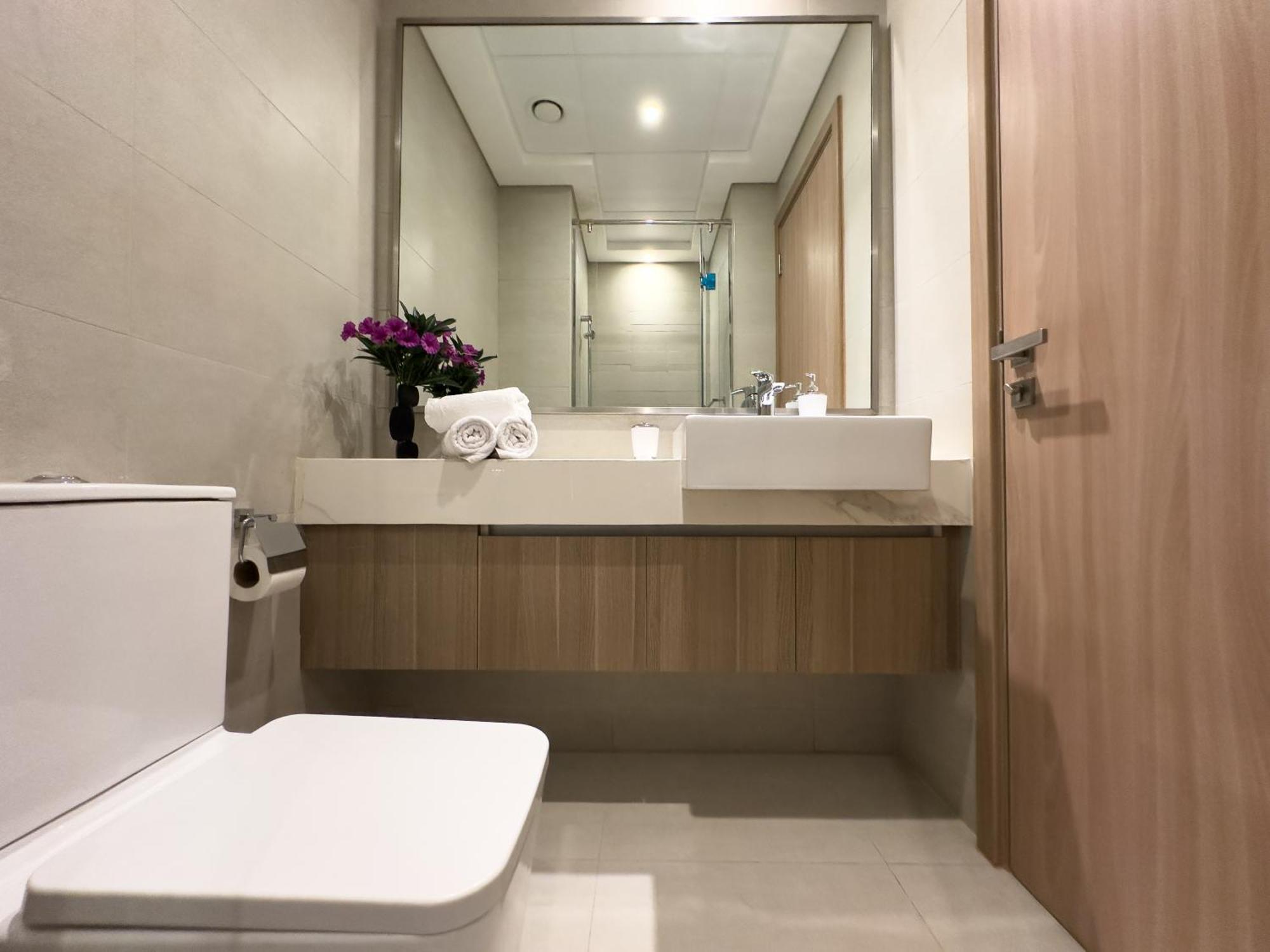 Furnished Azizi Riviera 3 * Dubai