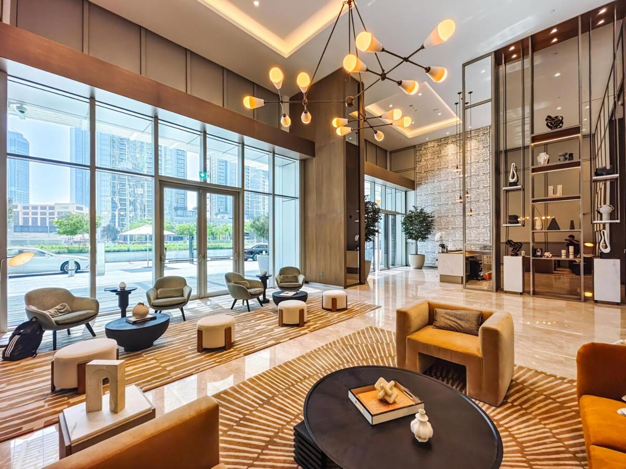 Stylish 2-bedroom Luxury In Downtown With Burj Khalifa & Fountain Views Dubai