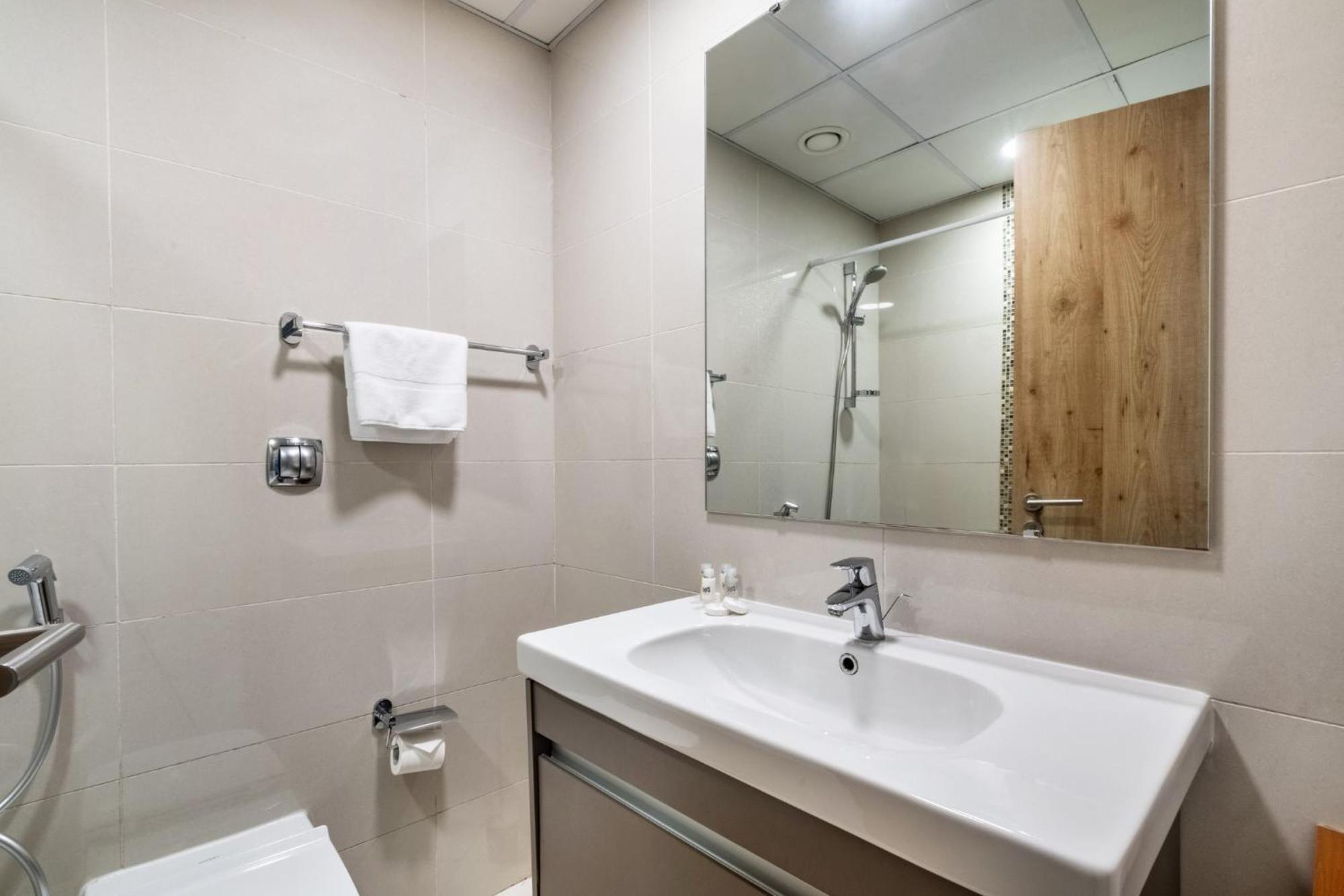 Heavenly Escape In Marina Apartment