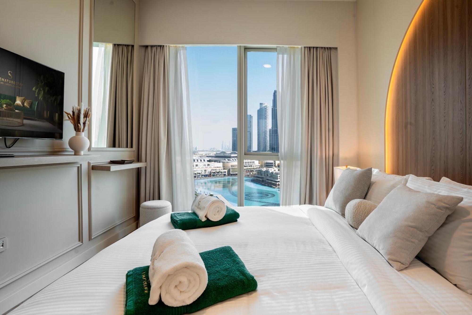 Stylish 2-bedroom Luxury In Downtown With Burj Khalifa & Fountain Views Apartment *