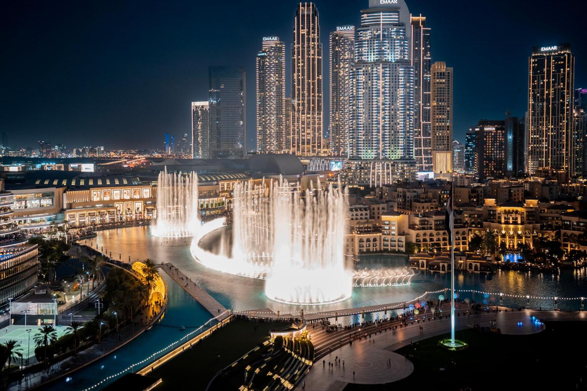 Apartment Stylish 2-bedroom Luxury In Downtown With Burj Khalifa & Fountain Views *