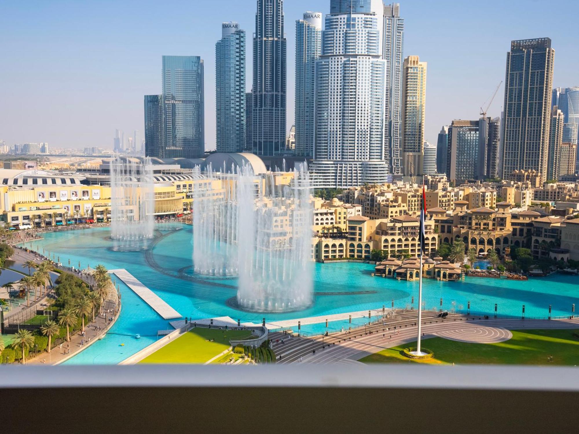 Apartment Stylish 2-bedroom Luxury In Downtown With Burj Khalifa & Fountain Views *