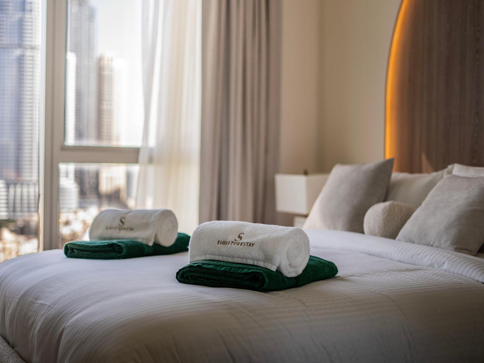 Stylish 2-bedroom Luxury In Downtown With Burj Khalifa & Fountain Views