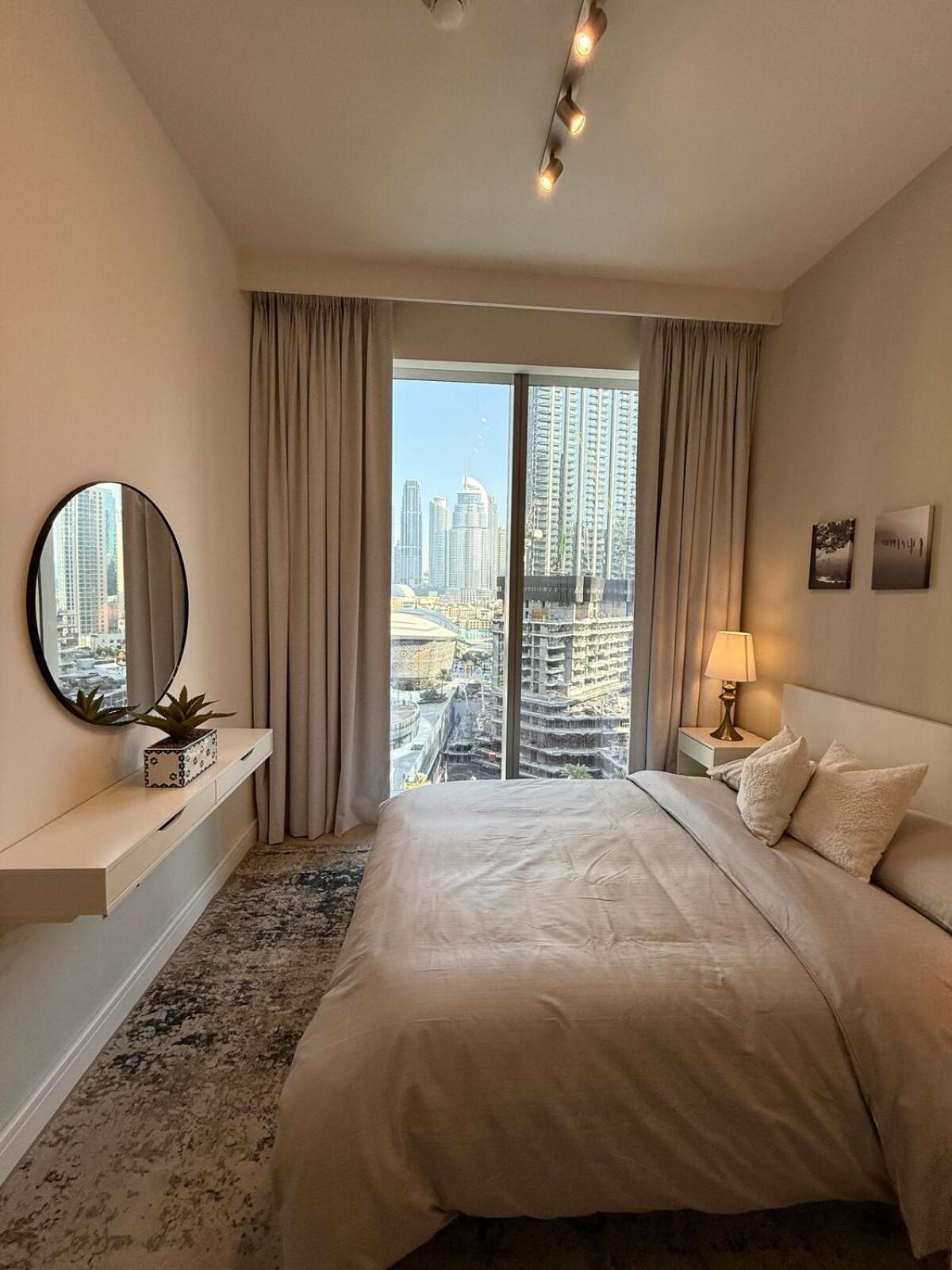 Upgraded Brand New Downtown Apartment *