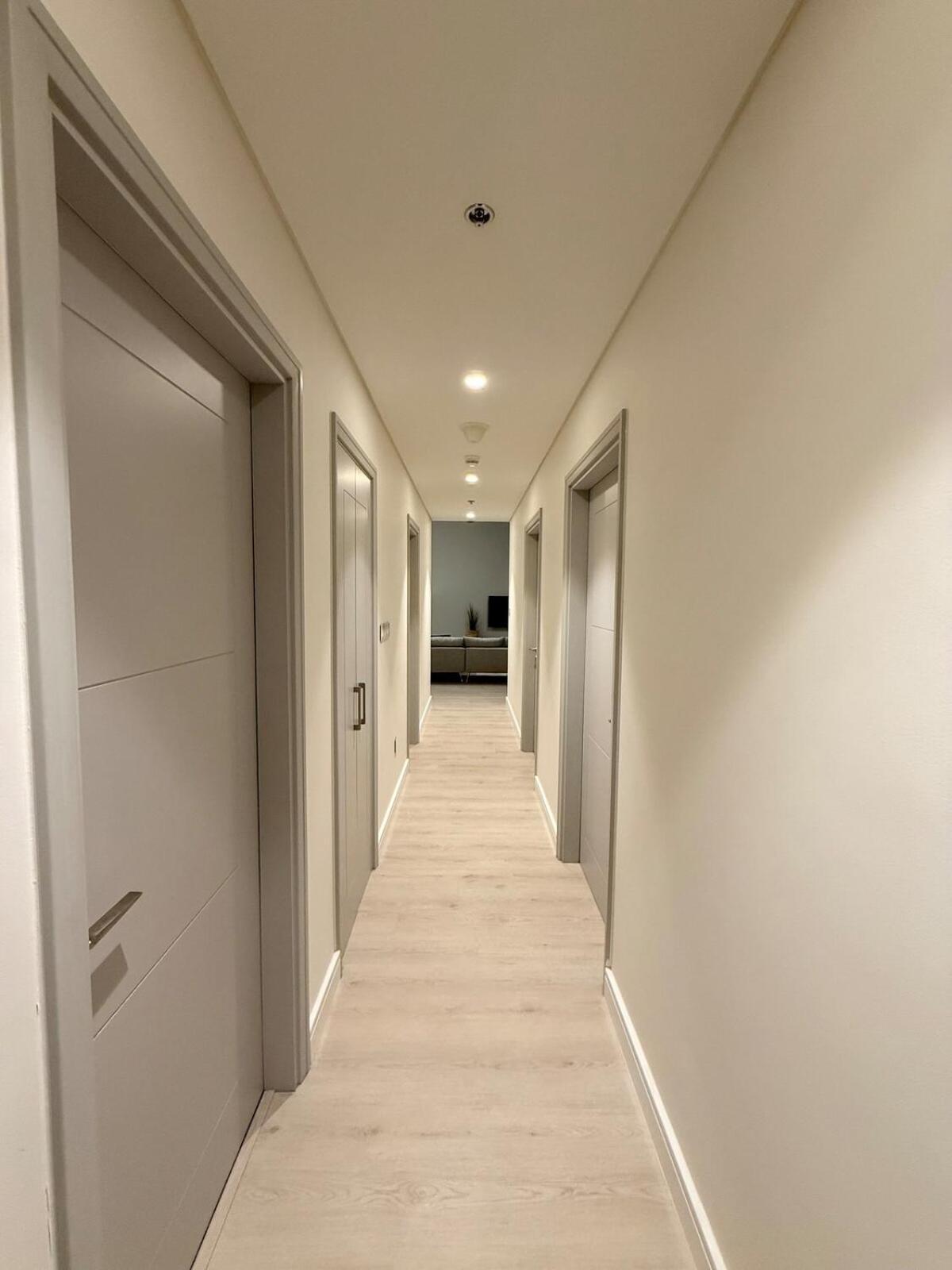 Upgraded Brand New Downtown Apartment Dubai
