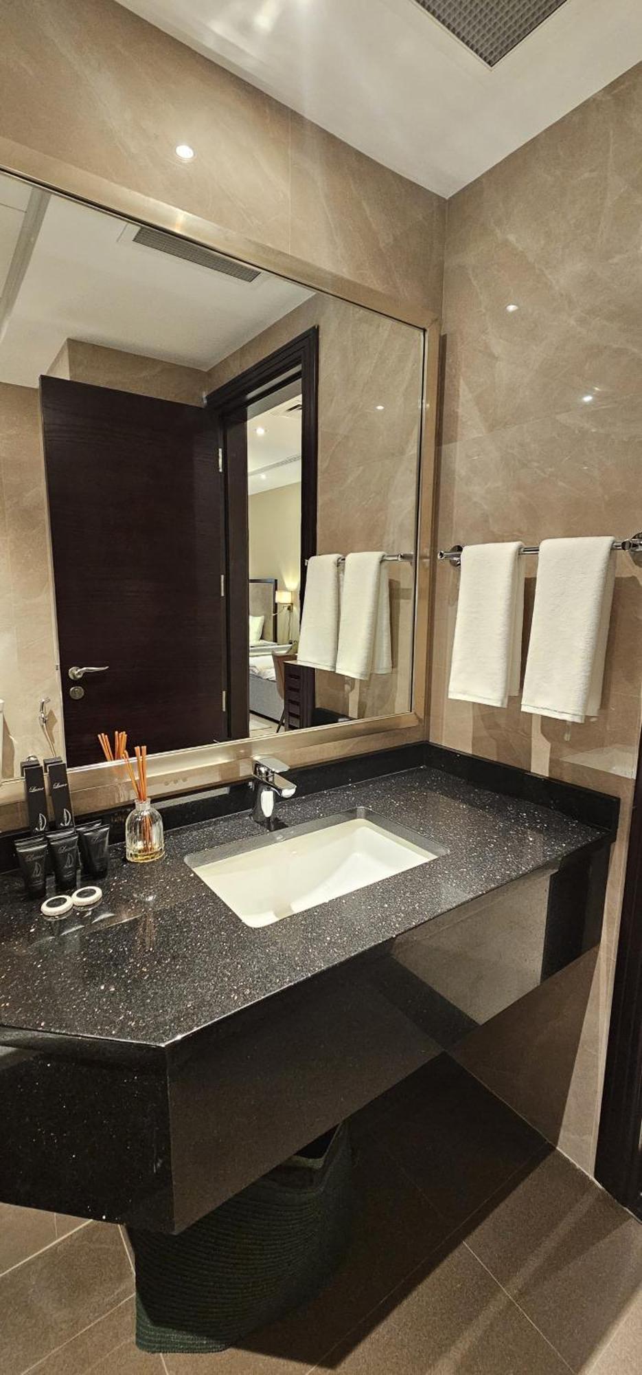 Exquisite Burj View Elite Downtown Apartment *
