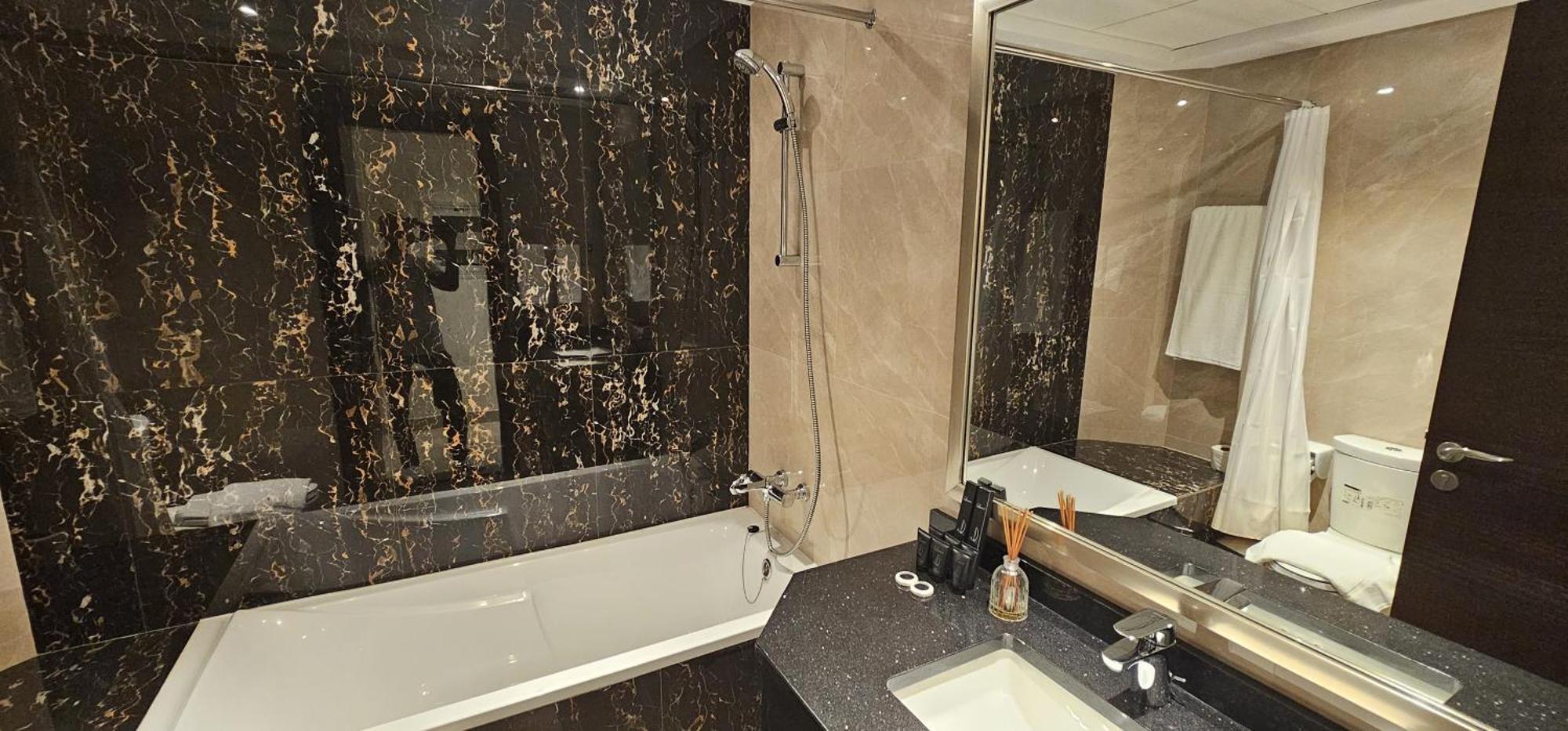 Exquisite Burj View Elite Downtown Apartment Dubai
