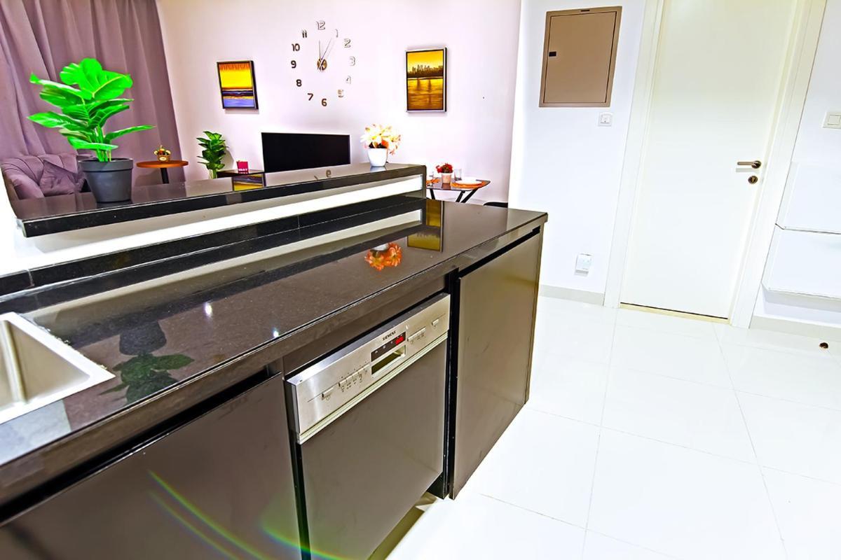 Luxurious 1bhk In Cour Jardin Apartment *