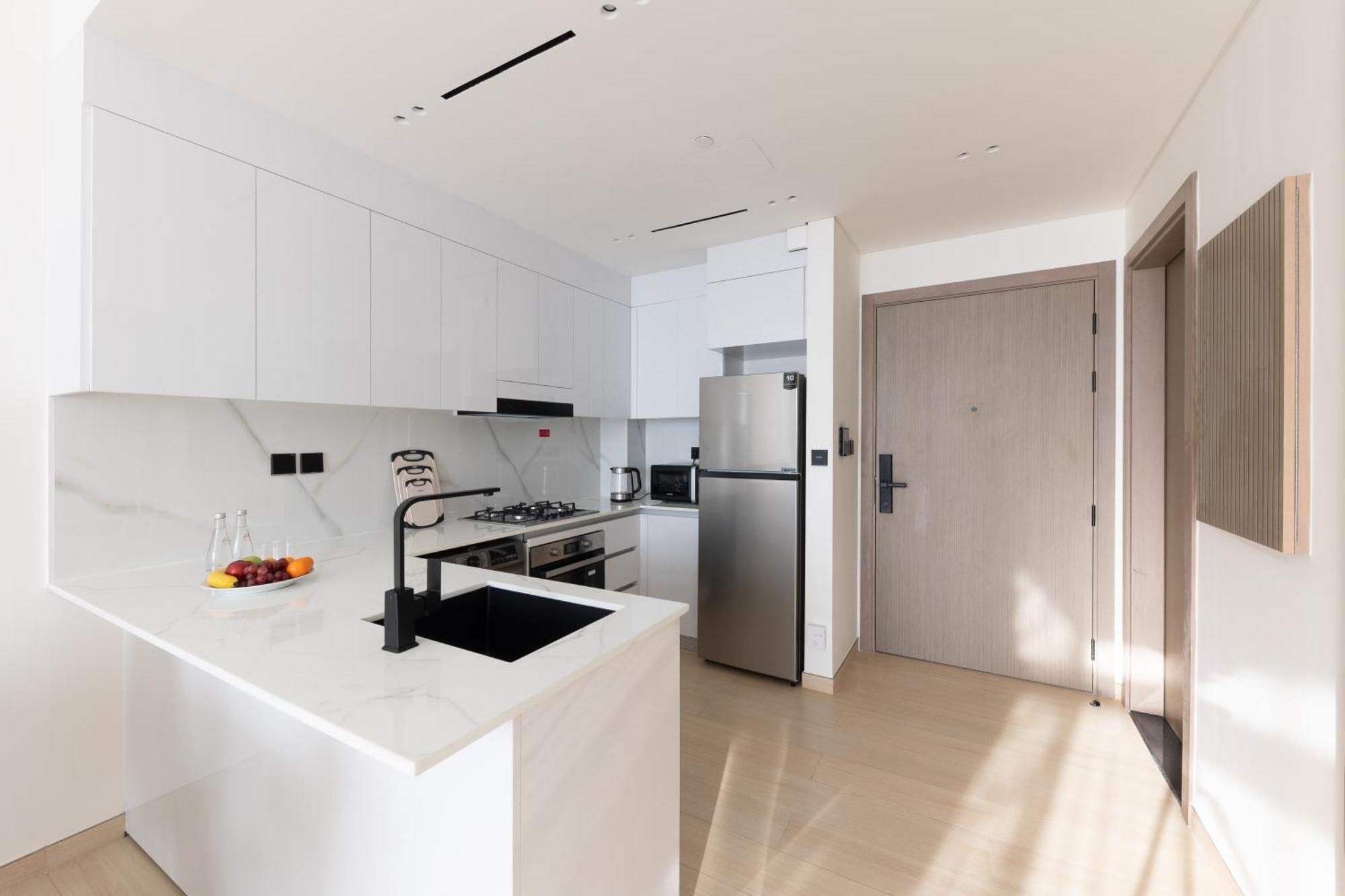 Cozy 1br With Balcony In Binghatti Emerald *