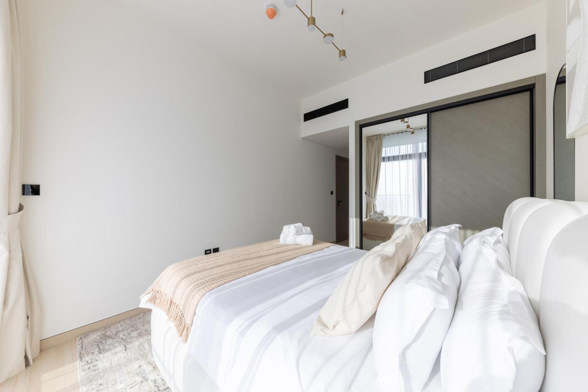 Cozy 1br With Balcony In Binghatti Emerald Apartment