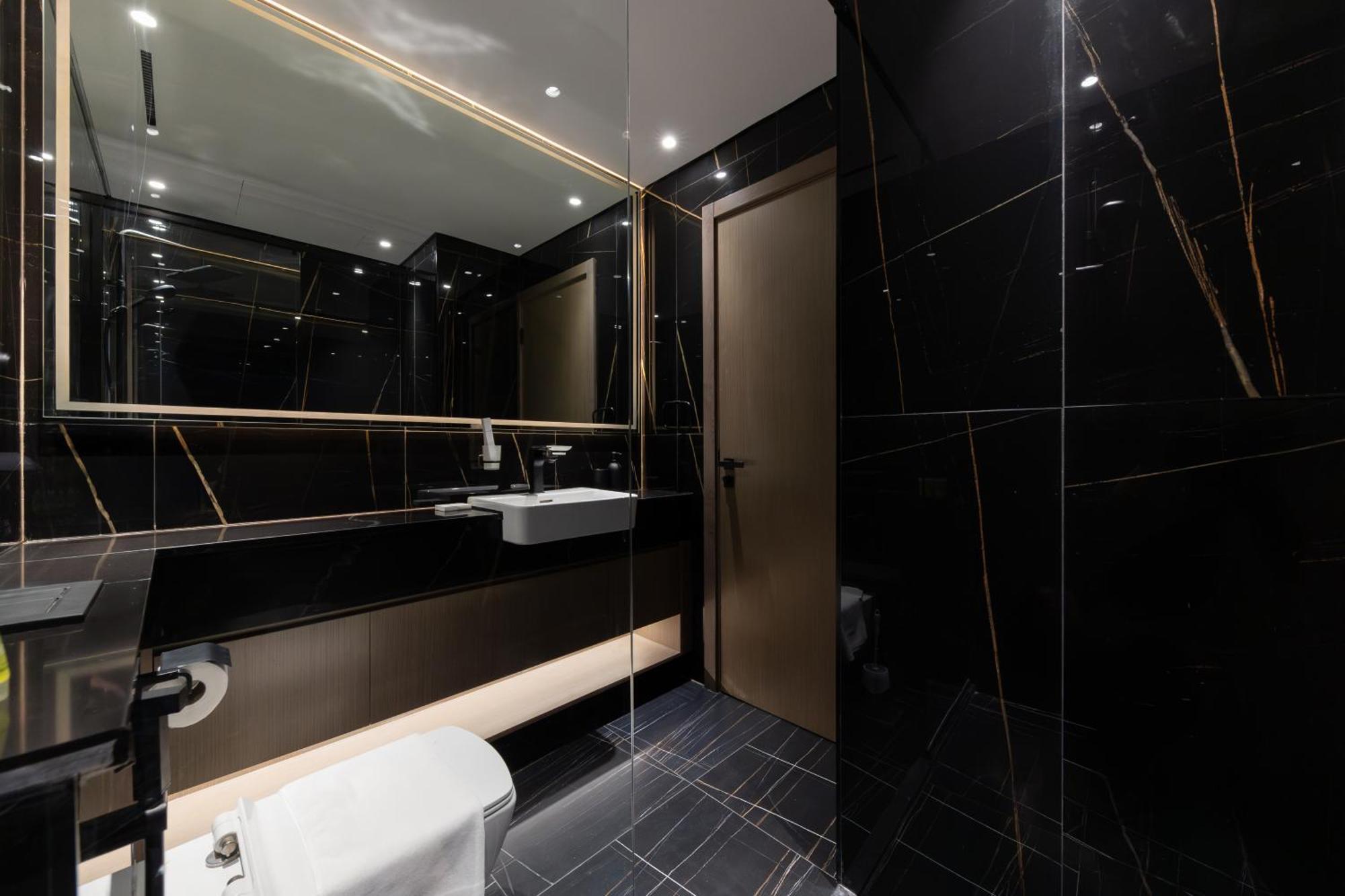 Cozy 1br With Balcony In Binghatti Emerald Dubai