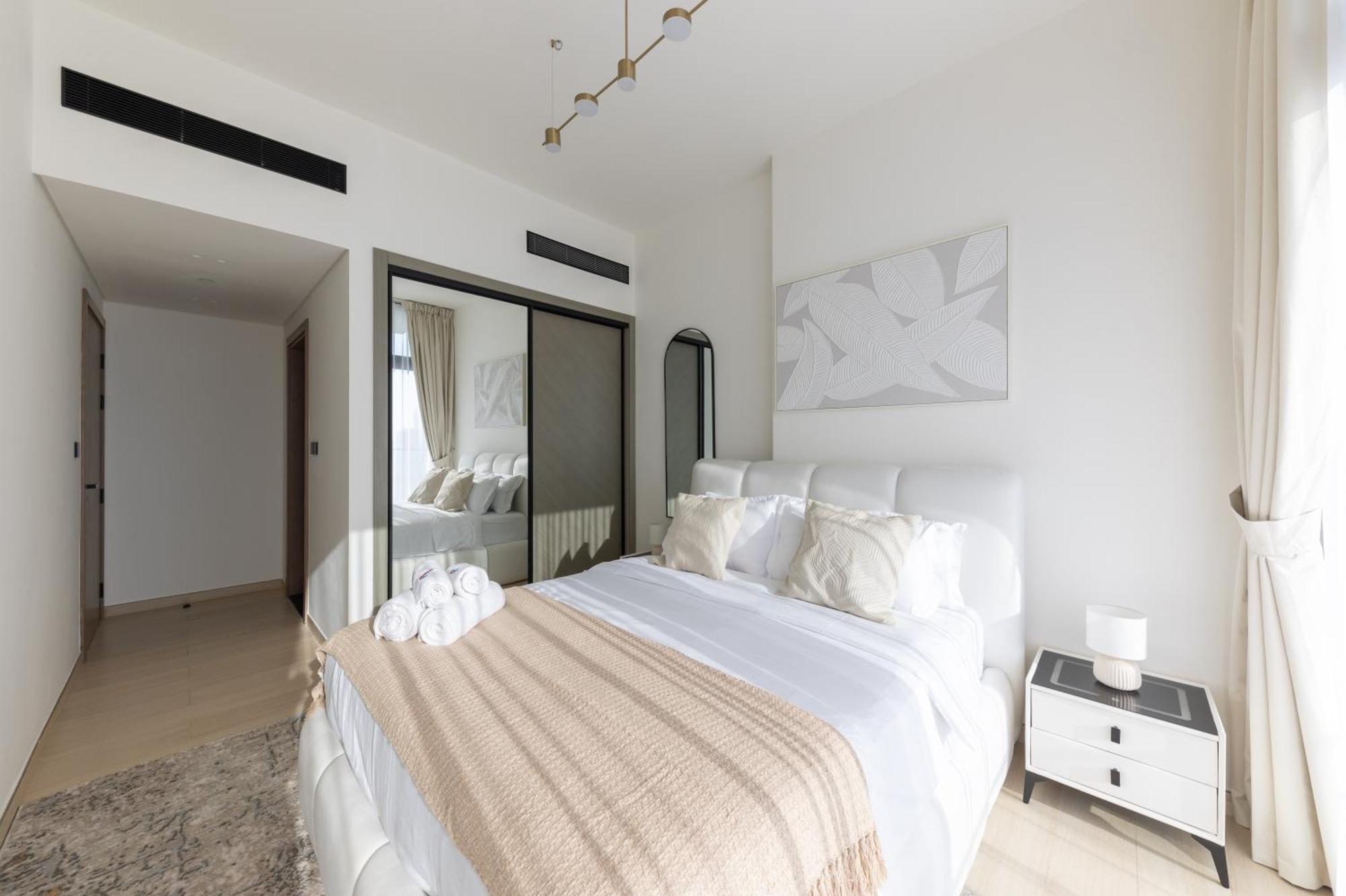 Cozy 1br With Balcony In Binghatti Emerald
