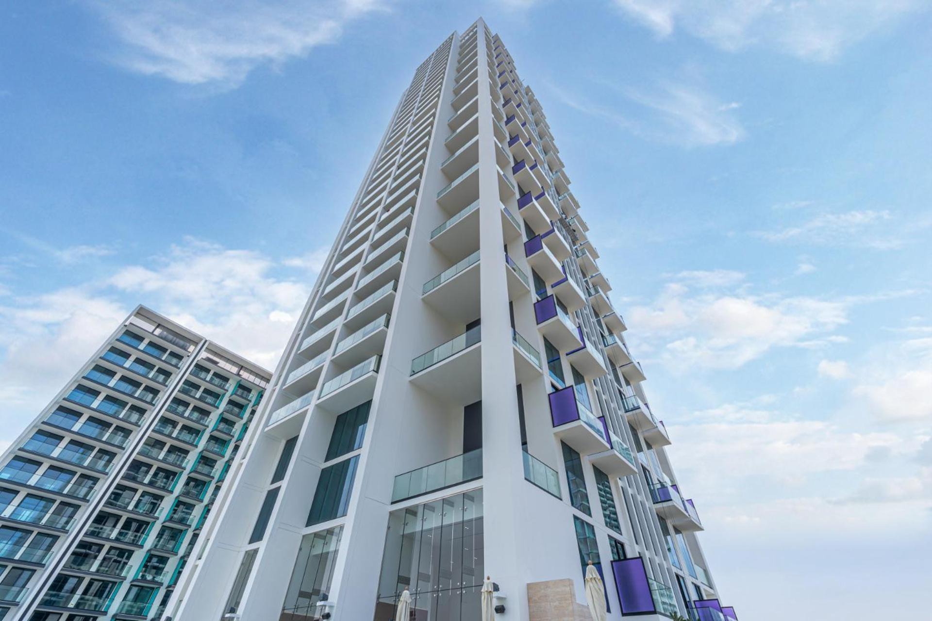 Smart Living I High Speed Wi-fi I View Apartment *