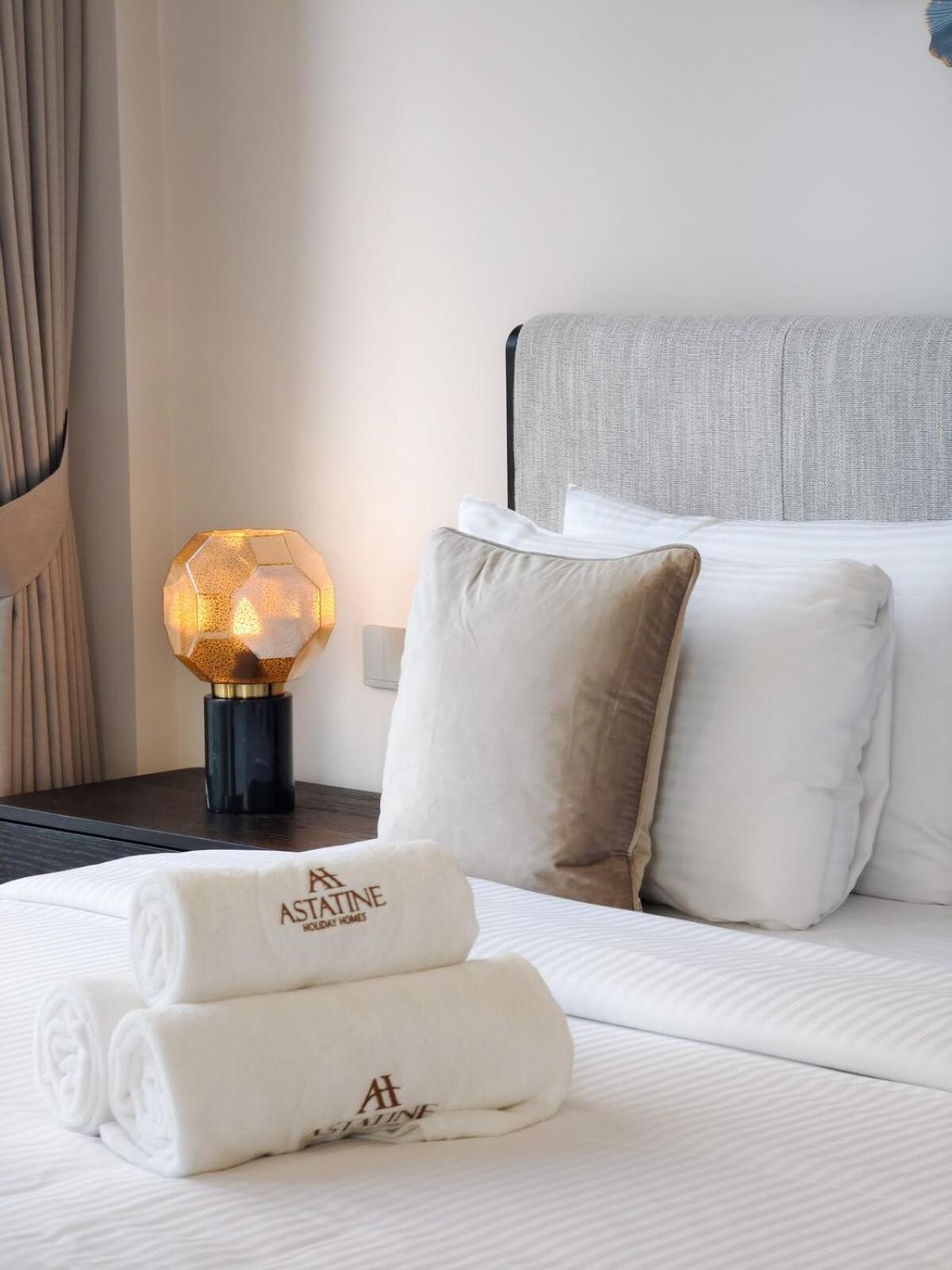 2 Bedroom - Grande Signature - Burj Khalifa View Apartment Dubai