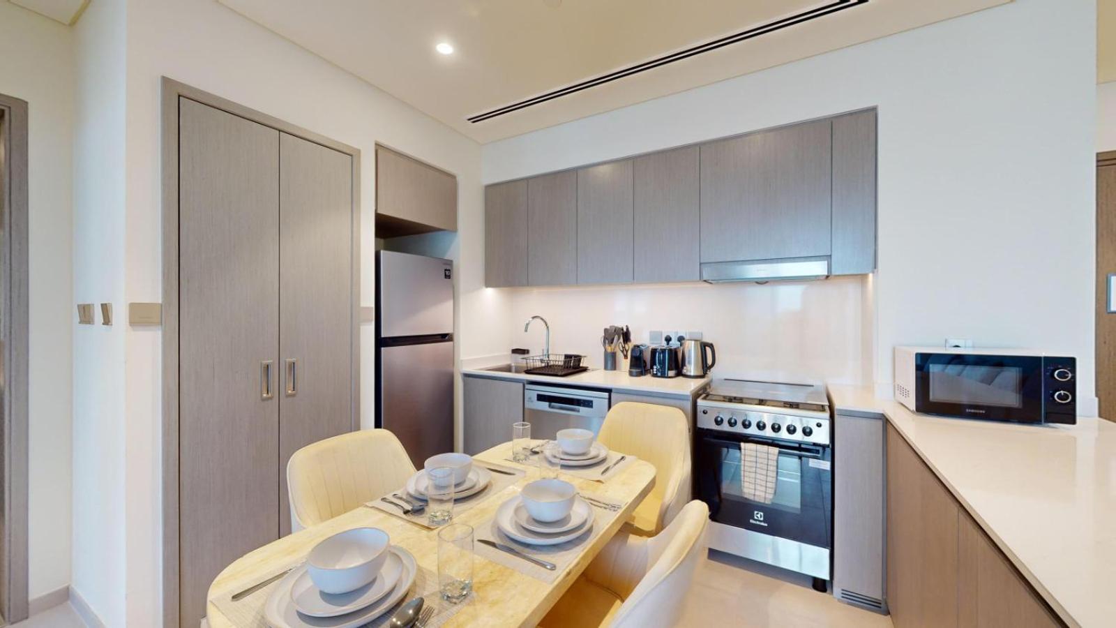 Grande - Contemporary One Bedroom Apartment
