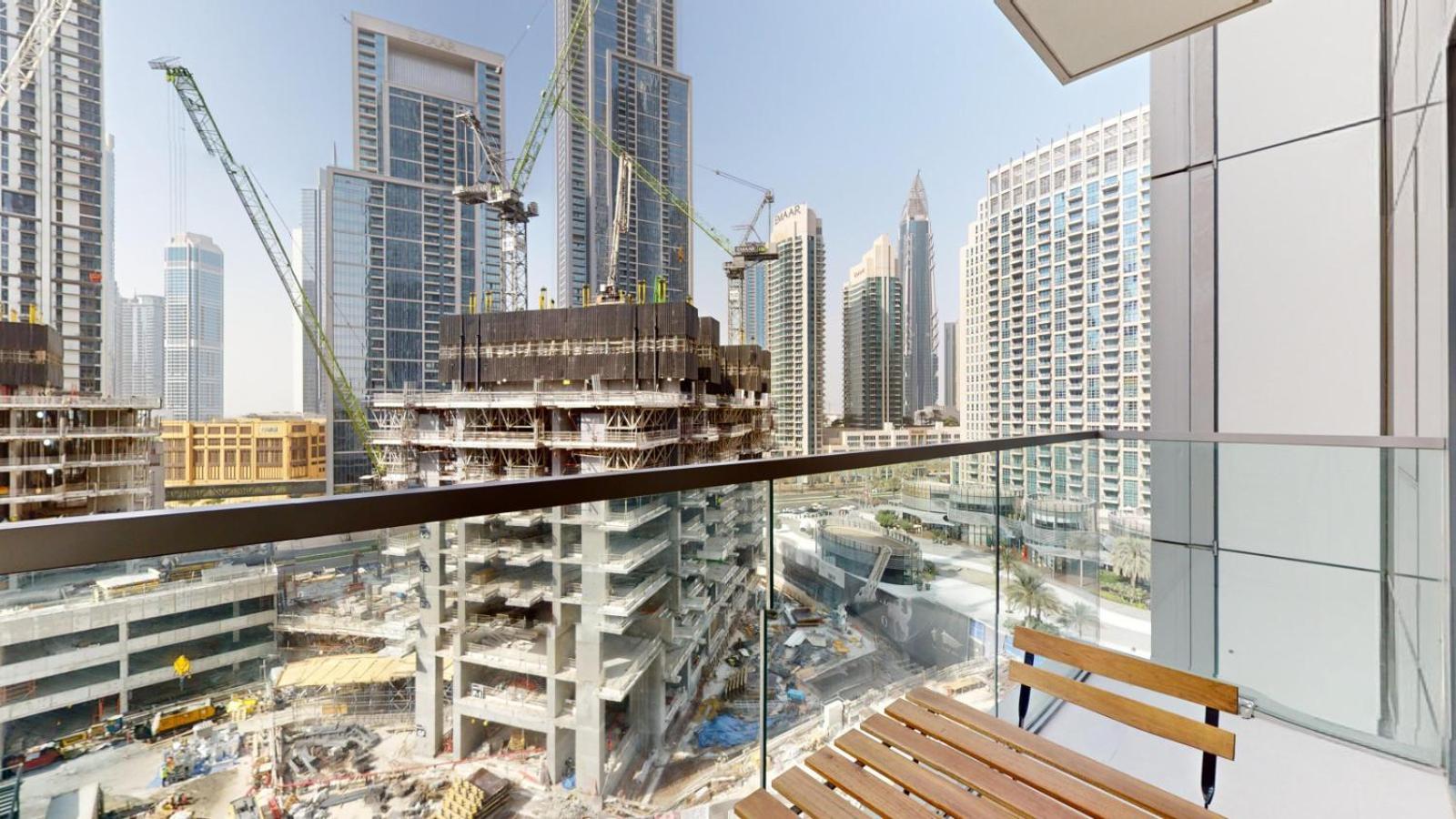 Grande - Contemporary One Bedroom Apartment