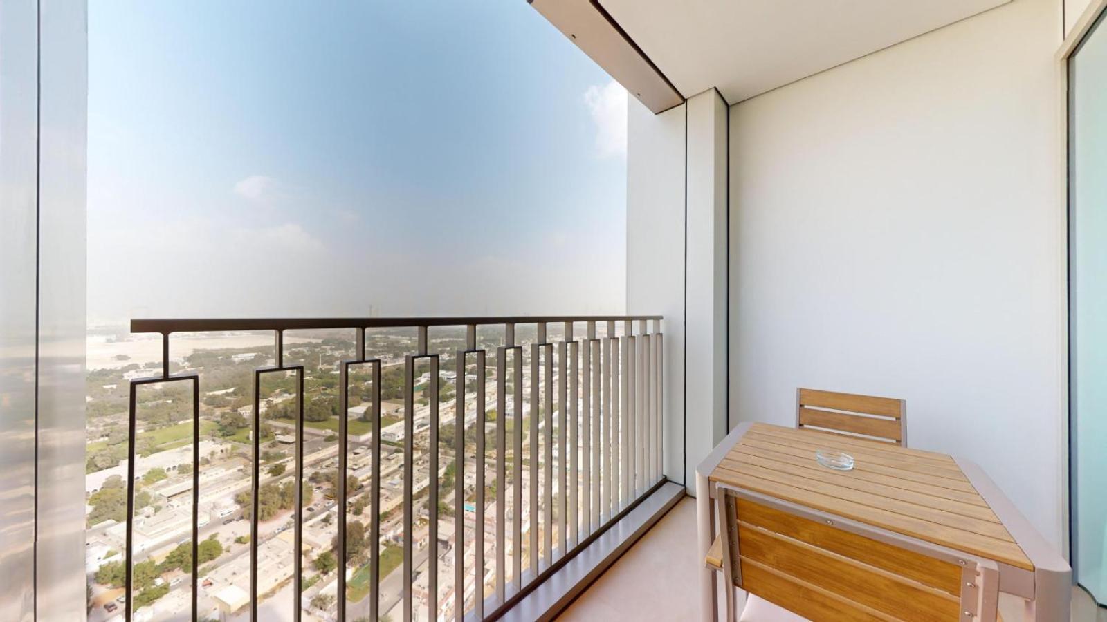 Apartment Downtown Views 2 - Vibrant One Bedroom In Downtown