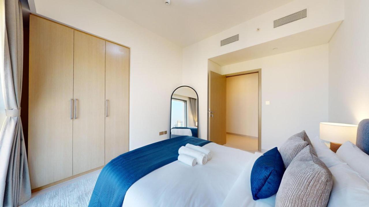 Burj Royale - Mesmerizing Three Bed With Burj View Dubai