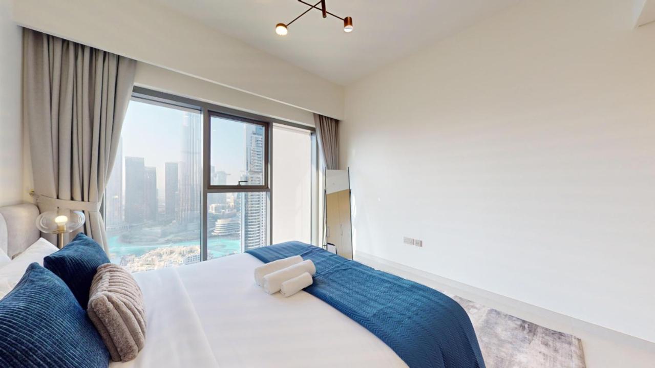 Burj Royale - Mesmerizing Three Bed With Burj View Apartment