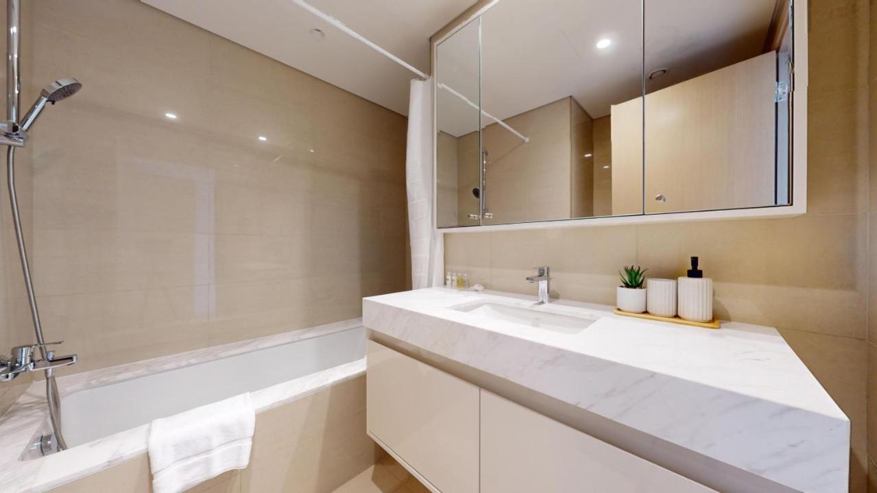 Apartment Burj Royale - Mesmerizing Three Bed With Burj View *
