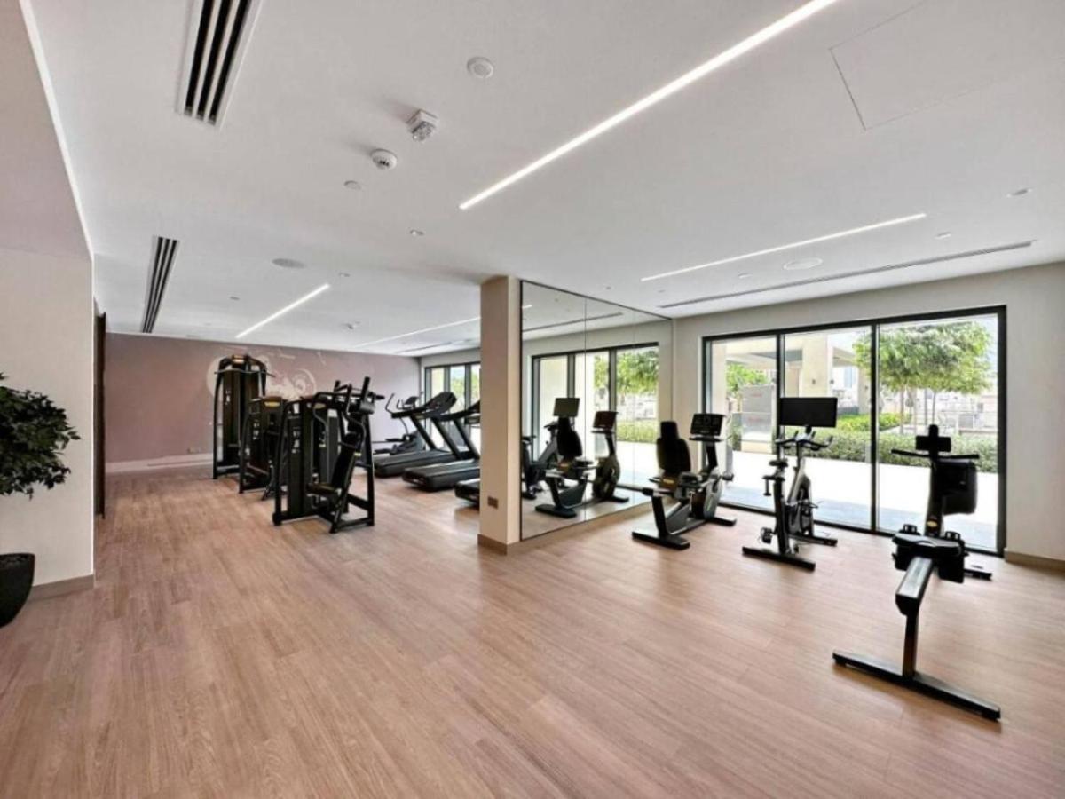 Burj Royale - Mesmerizing Three Bed With Burj View Apartment