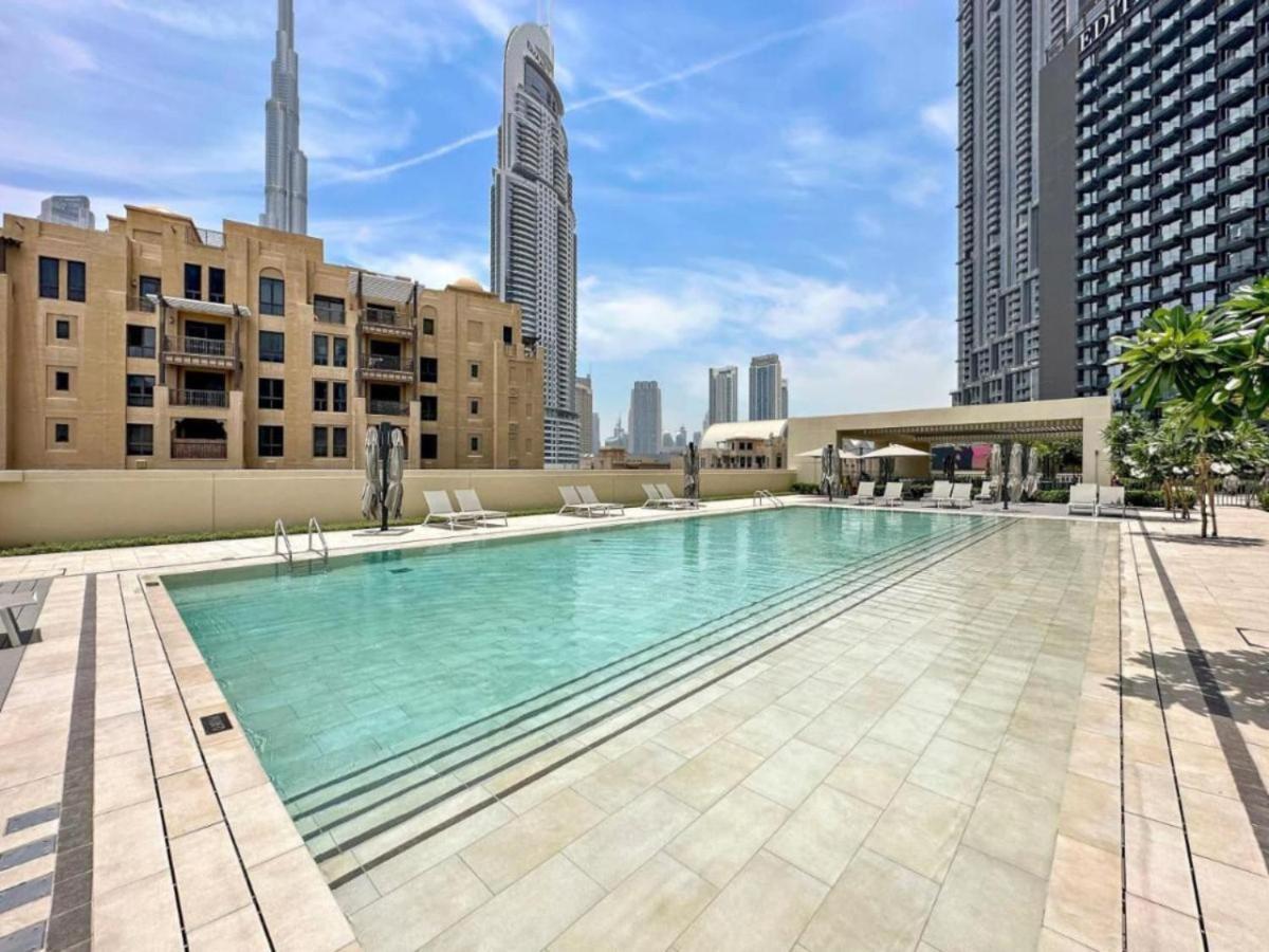 Burj Royale - Mesmerizing Three Bed With Burj View Dubai