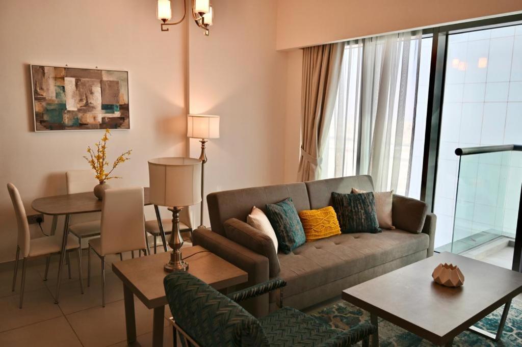 In Arjan Dubai, Close By Science Park, Miracle Garden And Butterfly Garden * Dubai