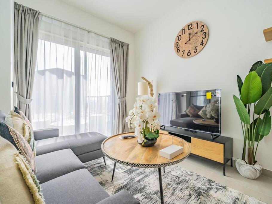 Modern 1bed In Hills Estate * Dubai