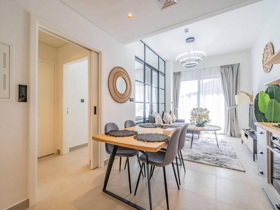 Modern 1bed In Hills Estate Apartment Dubai