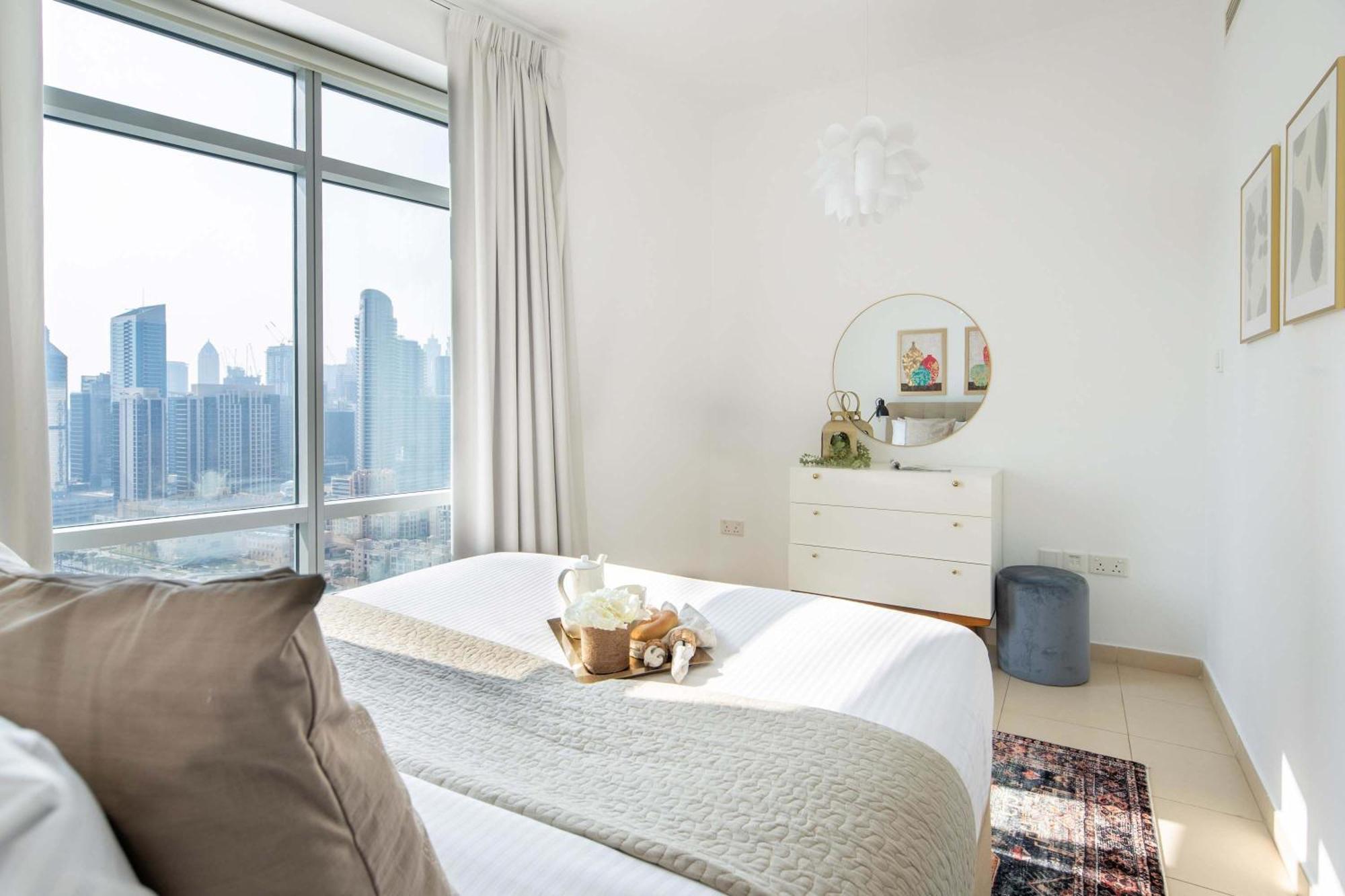 Apartment Frank Porter - Burj Views Tower A