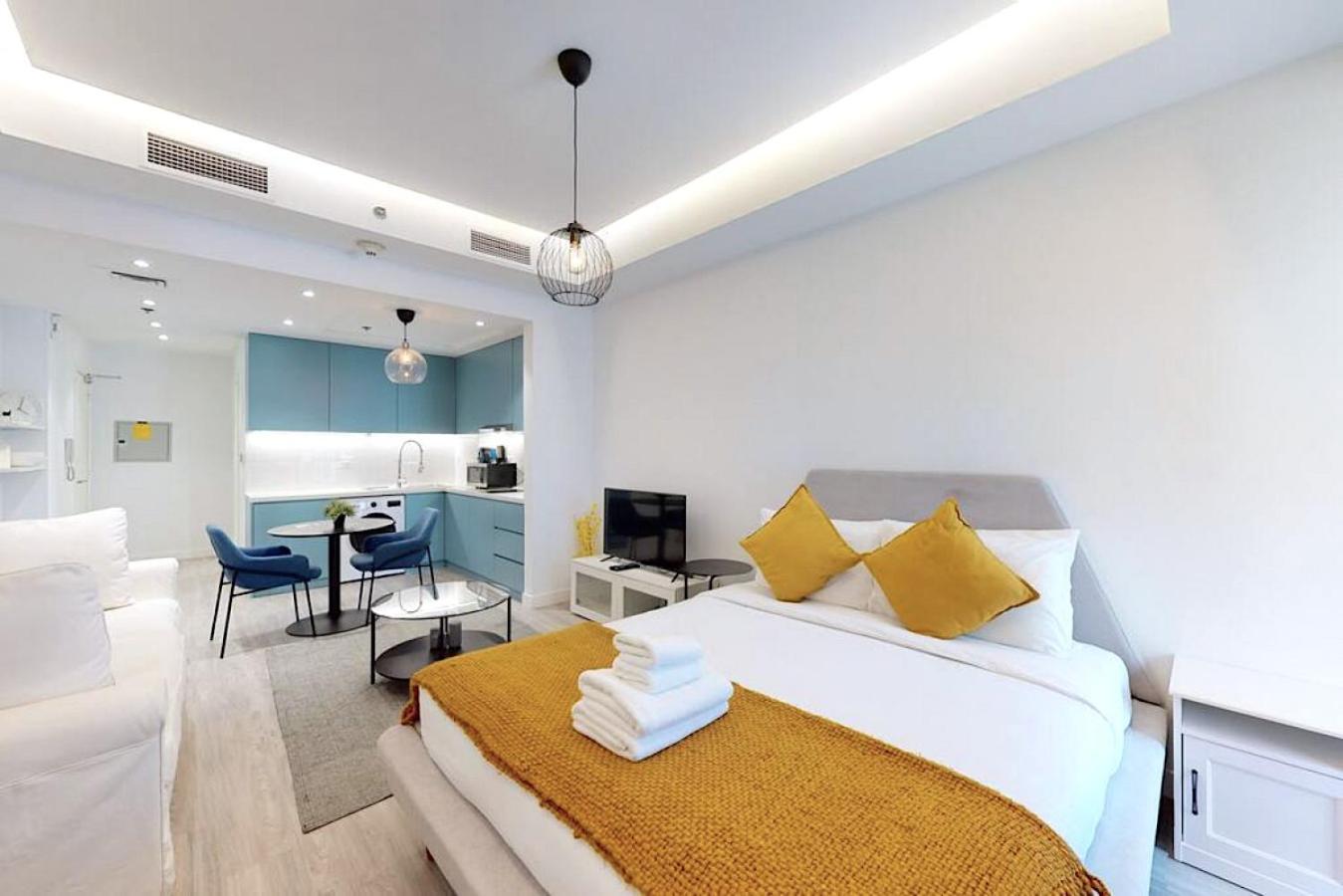 Fabulous In Jlt With View Apartment *
