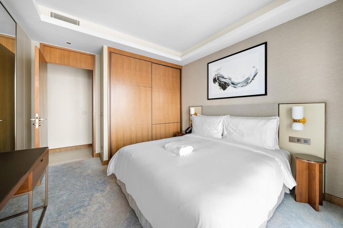 Apartment First Class 3br Burj Khalifa & Fountain View Dubai