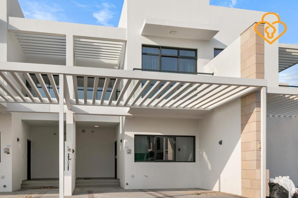 Villa Keysplease 4br, Garden Bbq, Malibu Access, Damac Hills 40 *